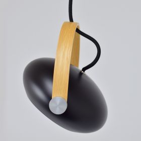 OASIS Scandinavian design pendant light Die kleine Variante der Leuchte in matt Schwarz.