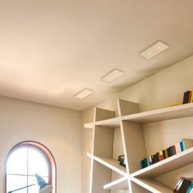 FLAT Flache 2-flammige LED Deckenleuchte In Reihe geschaltet -passende Treiber auf Anfrage.