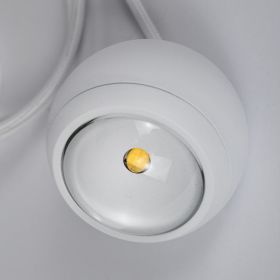 BERRIER JUNIOR Kleines, hochwertiges LED Pendel An der Front befindet sich ein dickes Linsenglas.