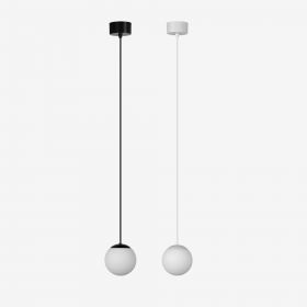 BETA Small globe light with matt opal glass Minimalistische Pendellampe mit Kugelglas. Halterung in Schwarz oder Wei.