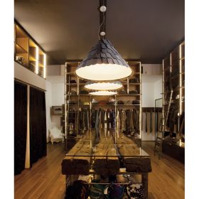 BARBEAU Large design pendant light Kegelförmige Lampenschirm mit großem Abstrahlwinkel zur flächigen Beleuchtung.