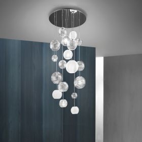OTO Italian spherical glass cascade with twisted glasses Hochwertiges Kugelglas fr moderne Beleuchtung - Beispielkaskade.