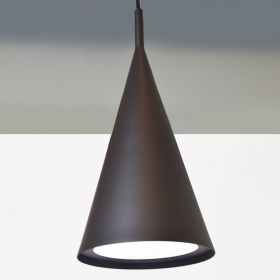 GORDON Italienische Pendelleuchte mit konischem Schirm Moderne Design Pendelleuchte in matt Schwarz.