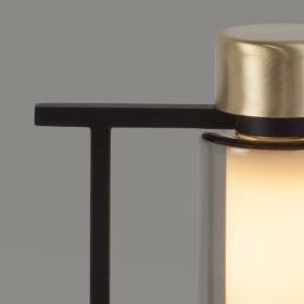 OSMAN Italienische Designleuchte Glas Messing Elegante italienische Tischlampe mit Glas und Messing.