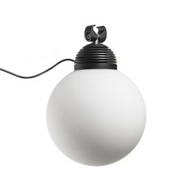 SUSPENDED SYSTEM Modulares Leuchtensystem mit vier verschiedenen Lichtquellen Opalkugel fr wohnliches Licht.