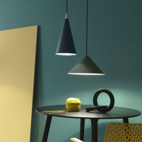 JEENA Moderne Pendelleuchte mit spitzem Kegelschirm Dekorative Leuchten in monochromer Farbgebung.