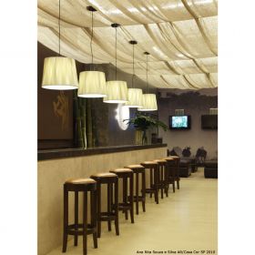 DRESS M2 pendant light with satin shade Als Tresenbeleuchtung fr Restaurant.