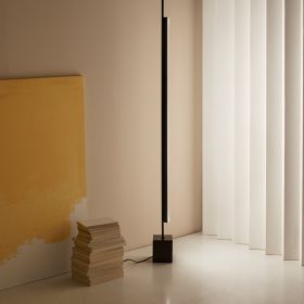 COLN Special design floor lamp Gradliniges Design und schlichte Eleganz - Kennzeichen der Stehleuchte.