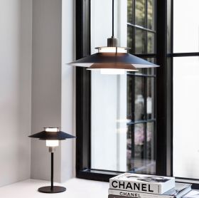 TURIN Small table lamp in scand. design Stilvolle Wohnraumbeleuchtung.