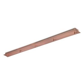 Elongated ceiling canopy with 5 outlets Das Deckenteil fr 5 Lampen in der Oberflche Kupfer.