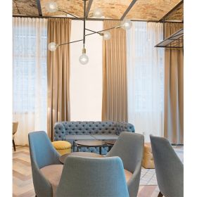 ARCO 6-flame minimalist chandelier with brass details Raumgreifender Leuchter 6-flammig - made in Italy.