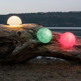 BUTTON OUT Colorful outdoor wall lamp