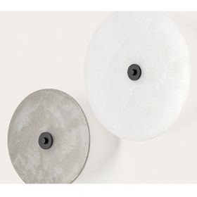 SUAL Dekorative Wandleuchte Schlichte, schwarze Halterung, Alabasterscheibe.