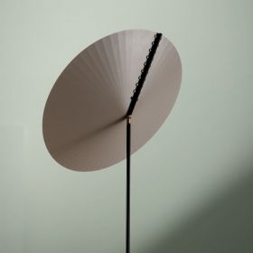 RONIN Modern design floor lamp Weiches, indirektes Licht mit der Ronin Stehleuchte.