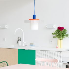 GIGI N.1 Bunte Pendelampe im Pop-Art-Design