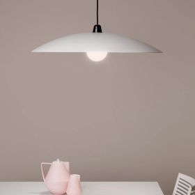 KIND Large pendant lamp in many colors Groe Esstischlampe mit weiem Schirm.