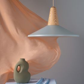 EIKON SHELL Groe Pendelleuchte aus Holz und Metall Hellblauer Lampenschirm mit gedrechselter Holz-Haltung.