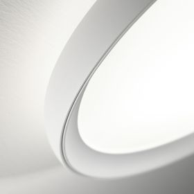 HENNESSY Flat ceiling light with up-light LED Deckenlampe mit weier Halterung.
