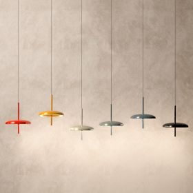 PORTE rechargeable pendant light in many colors Farben der mobilen Pendelleuchte.