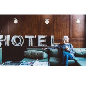 OLIMPIA Innovative LED Wandleuchte mit Touch-Dimmer Design Wandleuchte mit tolle Licht.