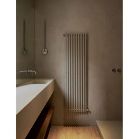 LINES VERTICAL Lange Design-Wandlampe