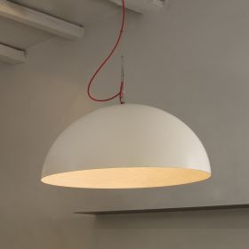 MEZZA LUNA Sehr groe Hngeleuchte in weiss Groe, weie Halbkugel-Lampe aus italienischer Manufaktur.