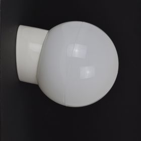 TED Robuste Feuchtraum- oder Aussenlampe mit Milchglas