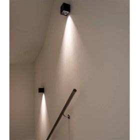 BRIX IN Quadratische LED Wandleuchte - 1-flammig Kleine, helle Wandleuchte fr das Teppenhaus.
