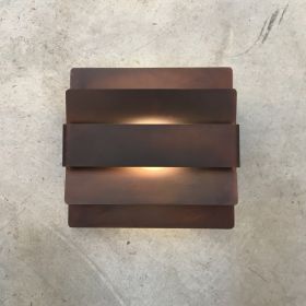 ALETA LED Wandleuchte mit eleganter Blende aus Metall-Lamellen Dekorative Wandleuchte in Bronze.