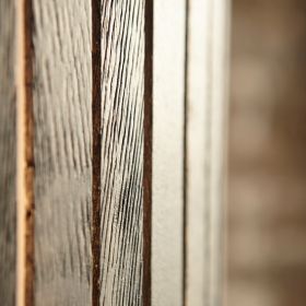 LUZ OCULTA WOOD elaborate floor lamp with wooden paneling Eichenholz dunkel bearbeitet.