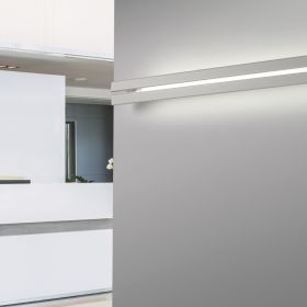 SESAMO Long wall light with adjustable shade Schmale, lange Wandleuchte in 70, 100, 130 oder 160 cm Lnge.